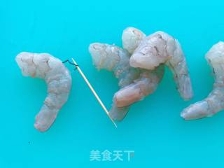 【宝宝辅食】10M+ 自制鲜虾松的做法步骤：3