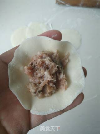 虾仁香菇鲜肉蒸饺的做法步骤：7