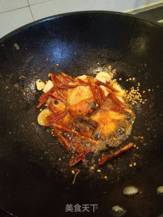 麻辣香酥虾的做法步骤：7