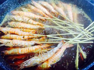 水煮串串虾的做法步骤：6