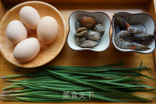 韭菜海鲜煎蛋的做法步骤：1