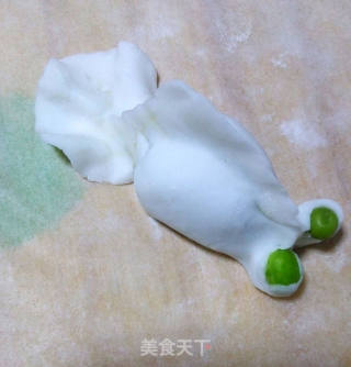 三鲜水晶金鱼蒸饺的做法步骤：8