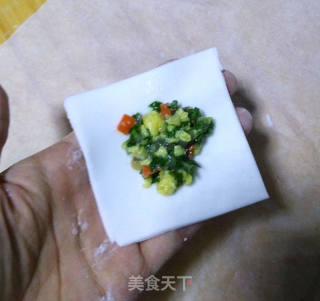 三鲜水晶金鱼蒸饺的做法步骤：6