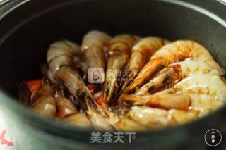 黑胡椒干锅虾一厨作铸铁锅版的做法步骤：5