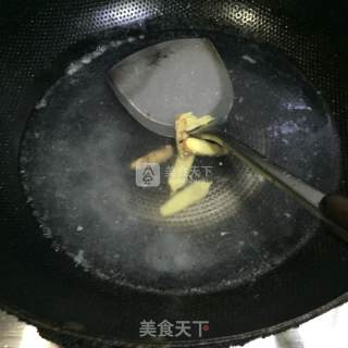清煮虾的做法步骤：1