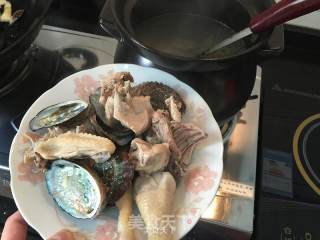 鸡汤姬松茸鲍鱼虾粥的做法步骤：8