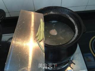 鸡汤姬松茸鲍鱼虾粥的做法步骤：11