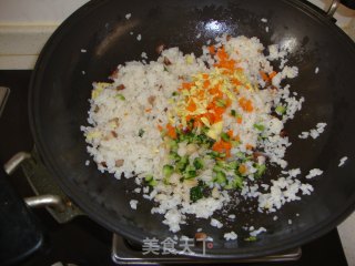 鱿鱼米肠的做法步骤：4
