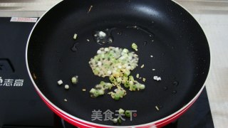 鲜虾火腿豌豆蛋炒饭的做法步骤：6