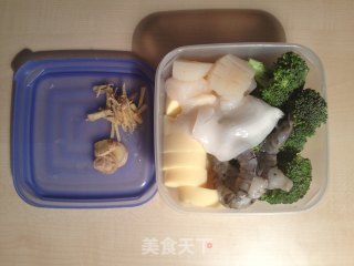 咖喱海鲜豆腐煲的做法步骤：2