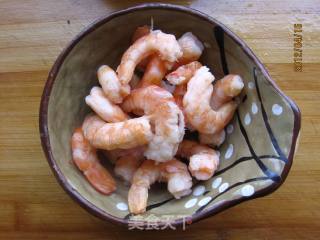 菠萝荷兰豆炒虾的做法步骤：4