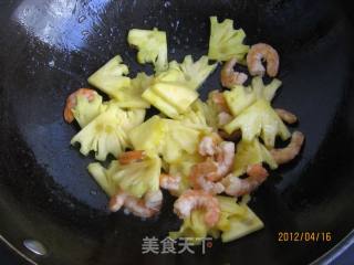 菠萝荷兰豆炒虾的做法步骤：7