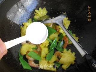 菠萝荷兰豆炒虾的做法步骤：9