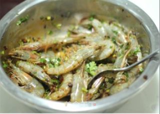简单几步打造美味宴客菜——香辣豆豉虾的做法步骤：4