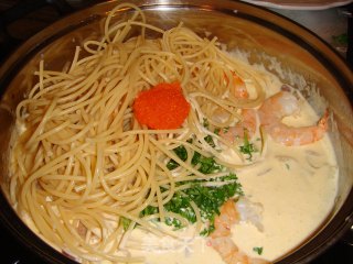 魚子奶油蝦意粉 Pasta in Fish Roe Cream Sauce .的做法步骤：29