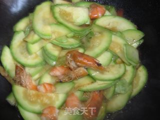 美味简单小菜---西葫芦虾的做法步骤：7