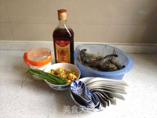 出水芙蓉虾and香酥虾头的做法步骤：1