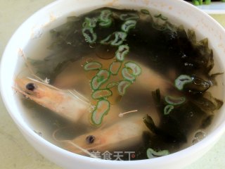 鲜虾紫菜汤的做法步骤：4