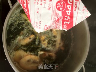 鲜虾紫菜汤的做法步骤：3