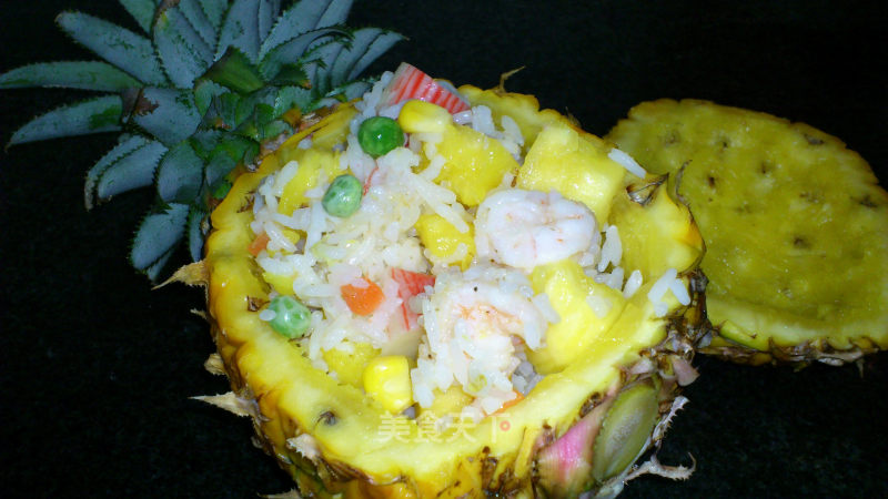 菠萝海鲜饭的做法