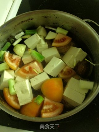 泡菜海鲜锅的做法步骤：2