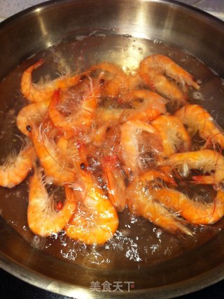 简单的大菜—白灼虾的做法步骤：4