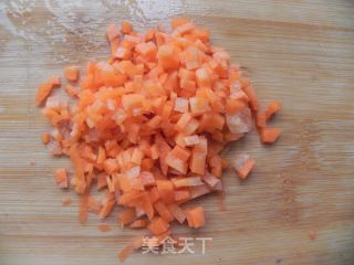 堆出来的美味－－虾仁黄瓜盅的做法步骤：3