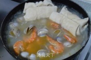 百叶包海鲜汤的做法步骤：9