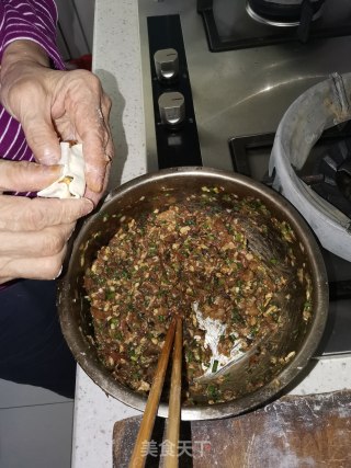 六鲜饺子的做法步骤：12