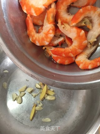 大虾杂菜面的做法步骤：5