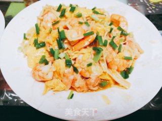 金针菇虾仁炒蛋的做法步骤：7