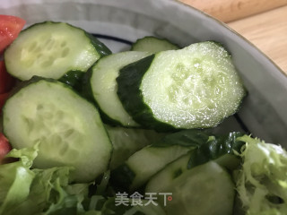 虾仁蔬菜沙拉的做法步骤：2