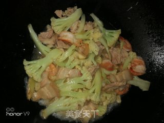 五花肉鲜虾焖豆腐的做法步骤：7