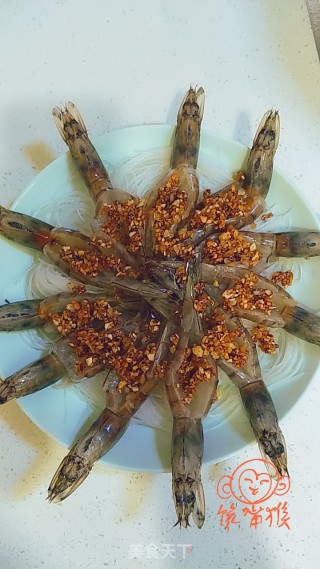 金蒜粉丝虾的做法步骤：9