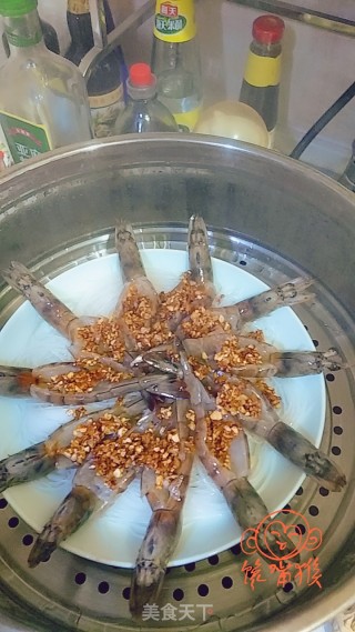金蒜粉丝虾的做法步骤：10