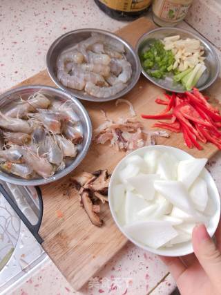 广式虾皇粉丝煲的做法步骤：1