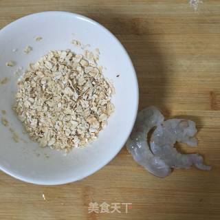 宝宝辅食：燕麦虾粥，补钙粥道的做法步骤：1