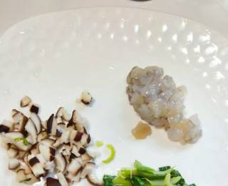 香菇虾肉粥的做法步骤：4