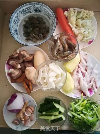蔬菜海鲜煲的做法步骤：1