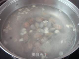 花蛤紫苏豆腐汤的做法步骤：4