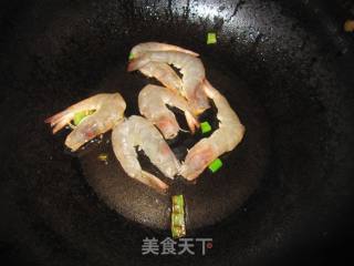 海虾炒有机花菜的做法步骤：1