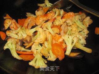 海虾炒有机花菜的做法步骤：6