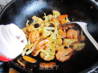 海虾炒有机花菜的做法步骤：8