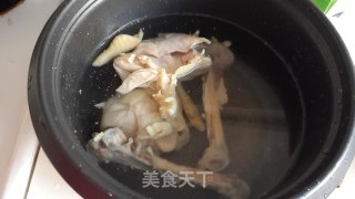 淡淡的香，浓浓的鲜——黄瓜虾仁鸡汁汤的做法步骤：2