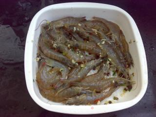2012年度菜谱奖品试用报告：花椒盐煮虾的做法步骤：4