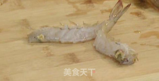 蒜蓉粉丝蒸虾的做法步骤：2