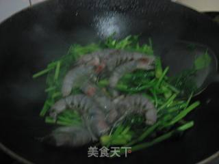 芹菜炒虾的做法步骤：4