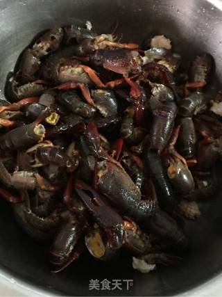 咖喱烧龙虾的做法步骤：1