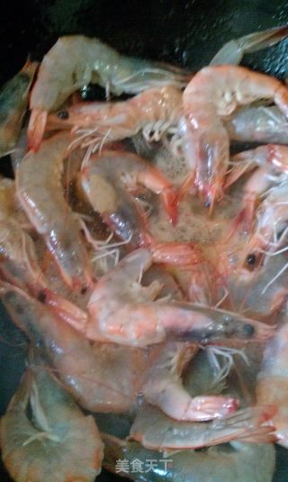 老菜新做--------油焖大虾的做法步骤：1