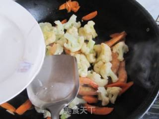 花菜炒海虾的做法步骤：13